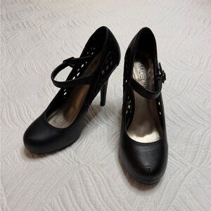 Madeline Girl Women’s Black Faux Leather Mary Jane Heels. Size 9